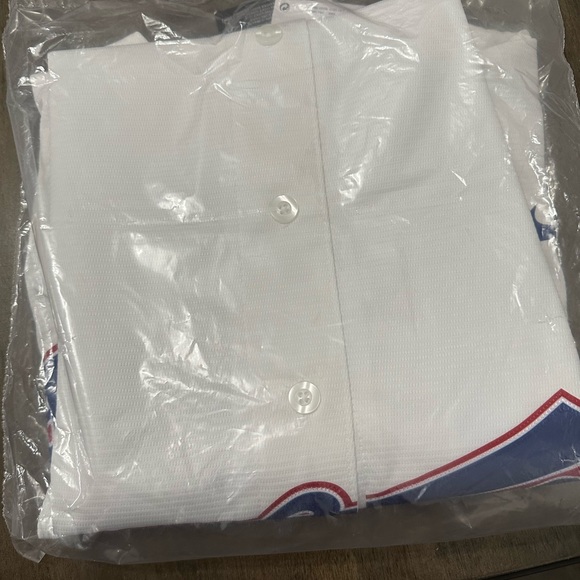 SOLD ! Texas Rangers Jersey - Picture 3 of 3